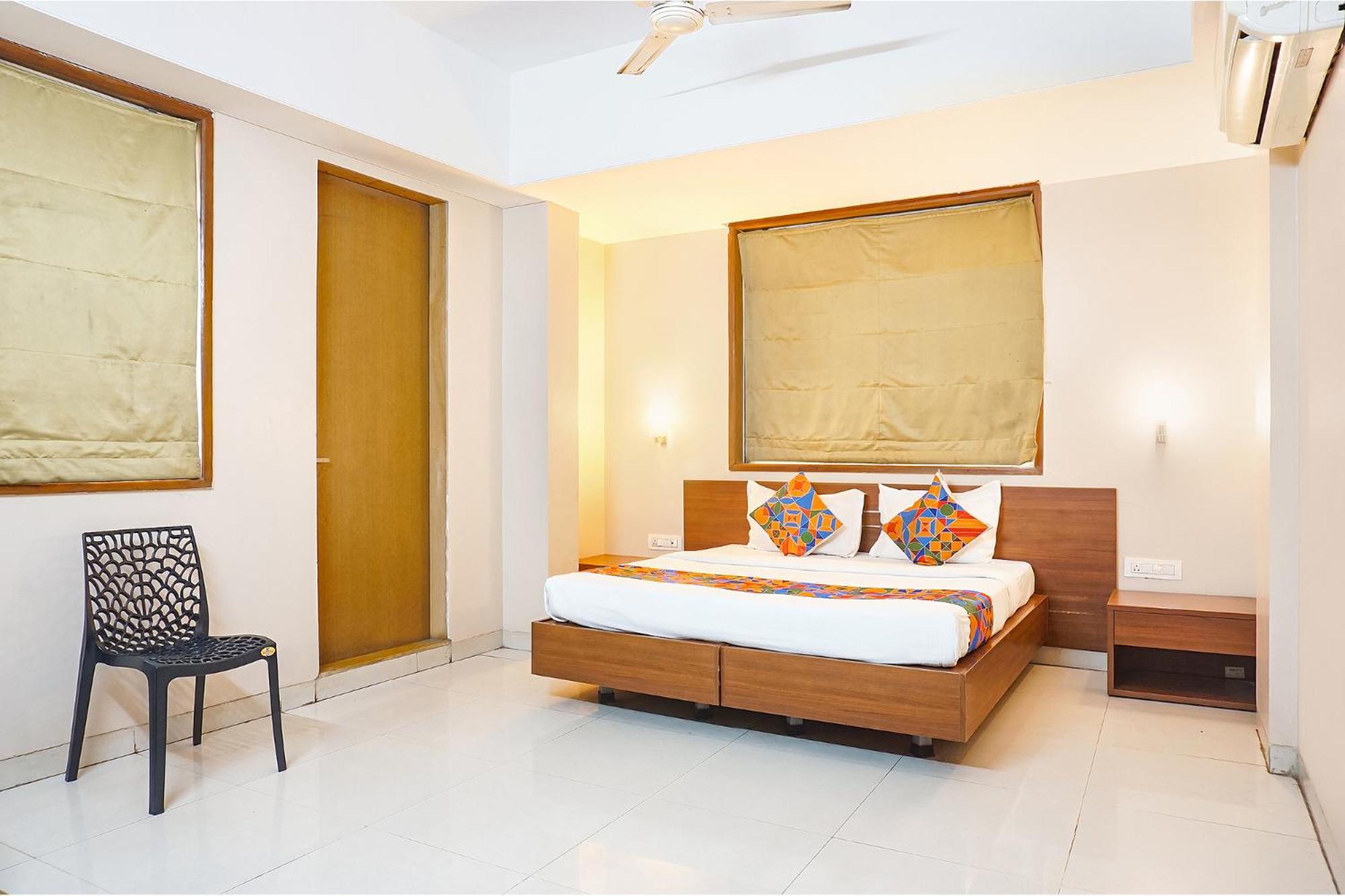 Fabhotel Classic Executive Phursungi Buitenkant foto