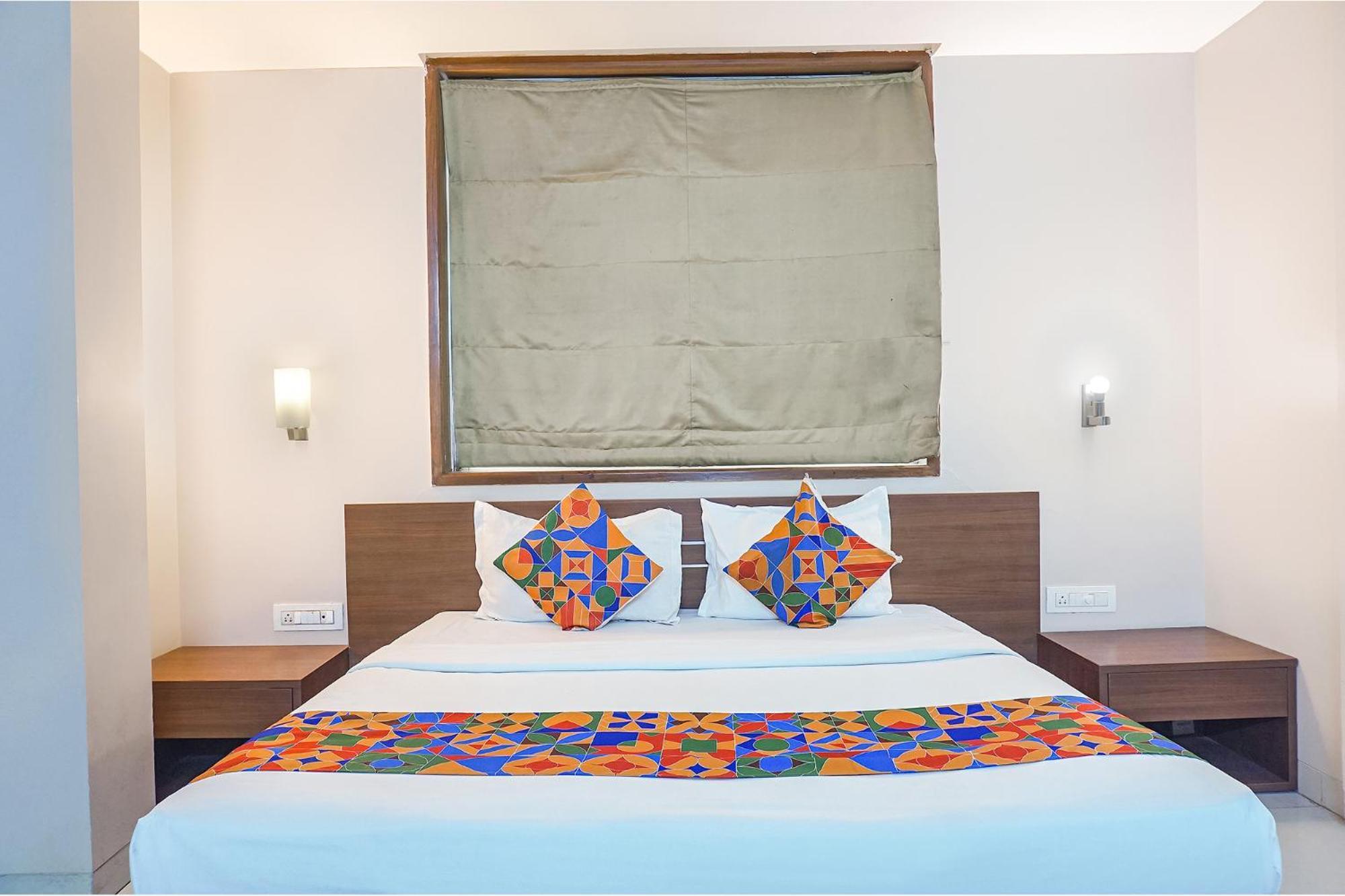 Fabhotel Classic Executive Phursungi Buitenkant foto