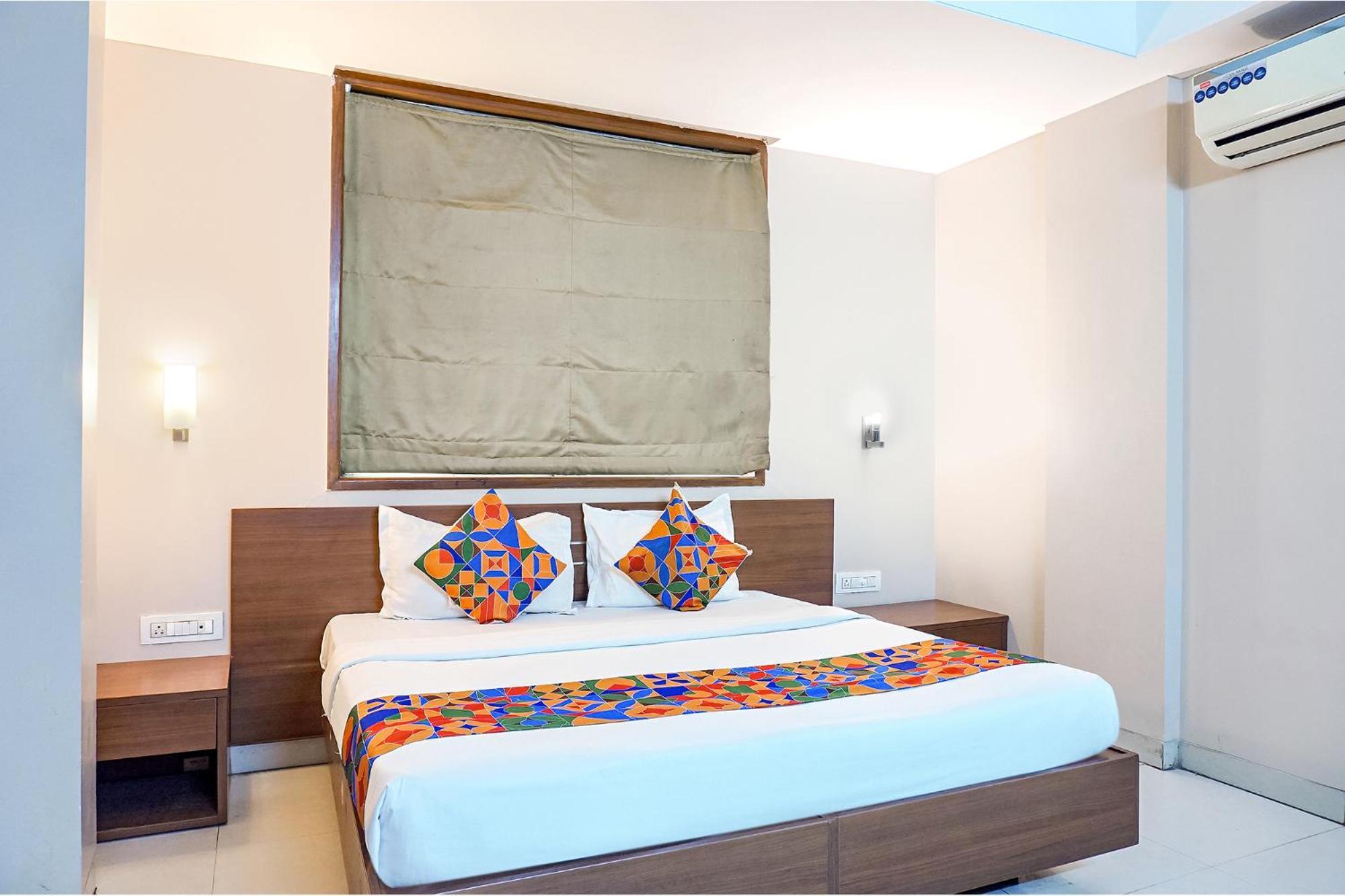 Fabhotel Classic Executive Phursungi Buitenkant foto